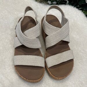 Skechers arch fit Beverly sandals